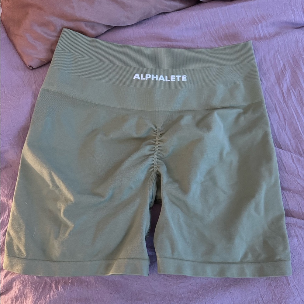 Alphalete amplify shorts